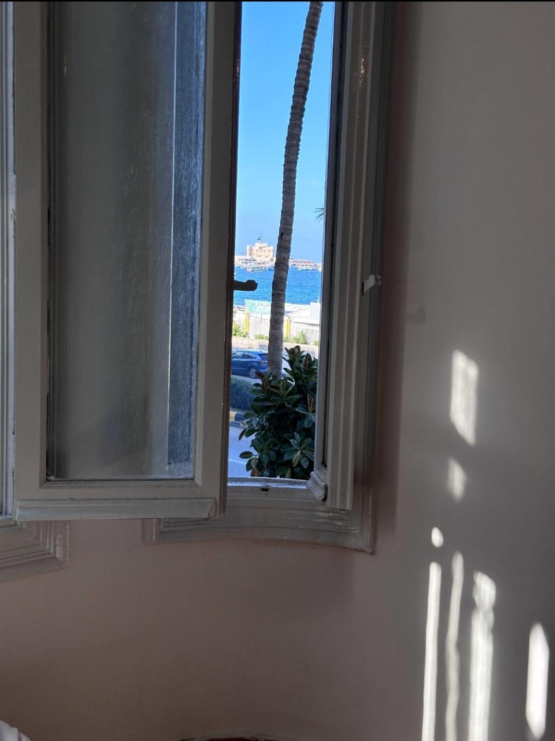 Private At Shared Apartment, Only Men And Sorry Ladies Not Allowed 仅限男士 * Aleksandria
